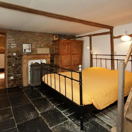 Heritage Holiday Home In Roumont *