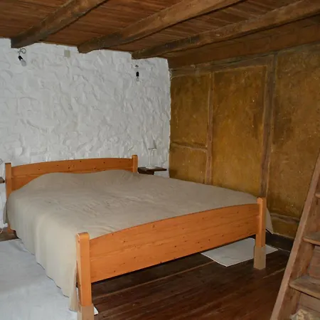 Heritage Holiday Home In Roumont *